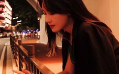 清纯校花第一夜献身老板